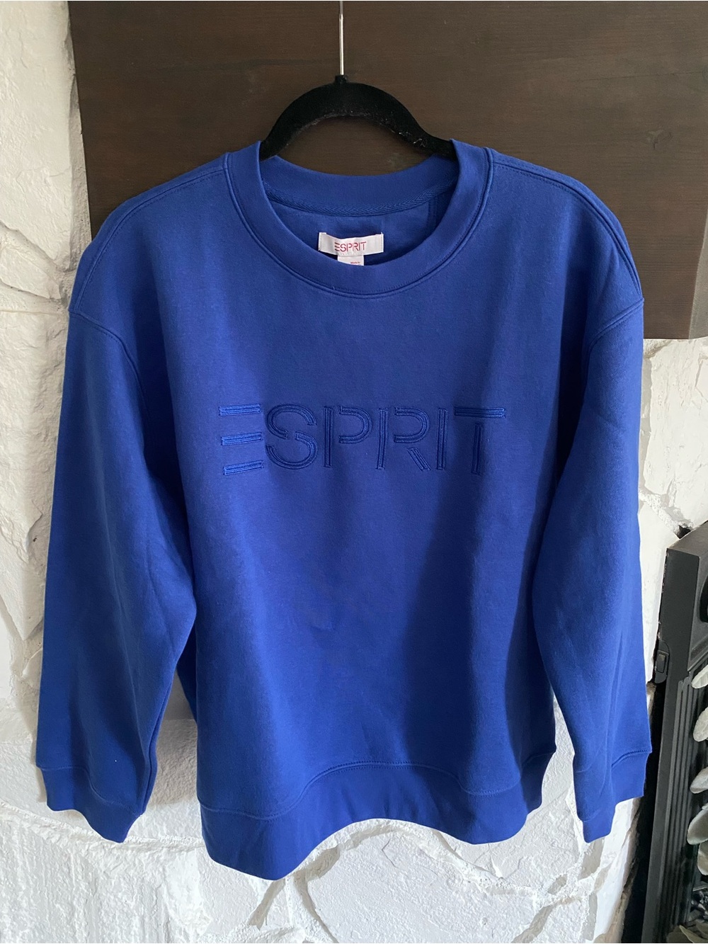 Vintage inspired ESPRIT crewneck sweater in a bold cobalt blue Medium